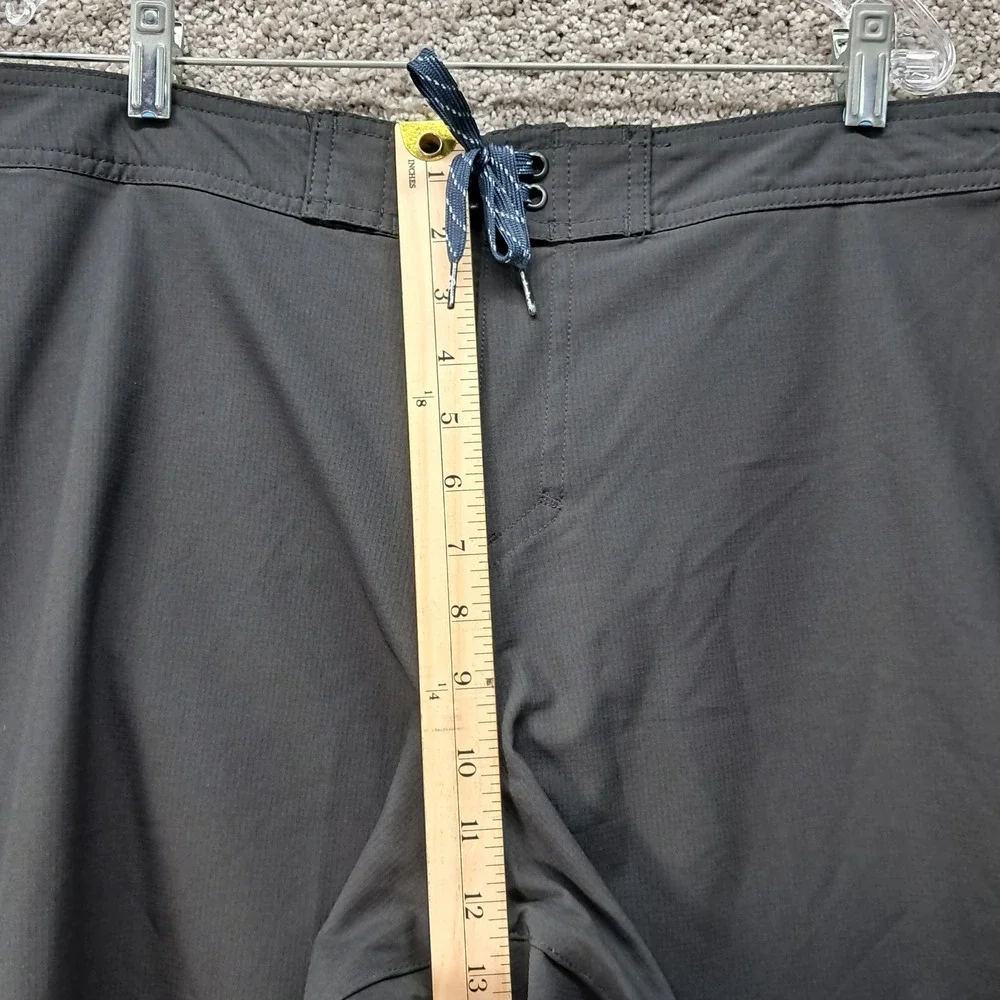 Quiksilver Mens Black Board Shorts Size 34 Swim Trunks RN 169009 7081